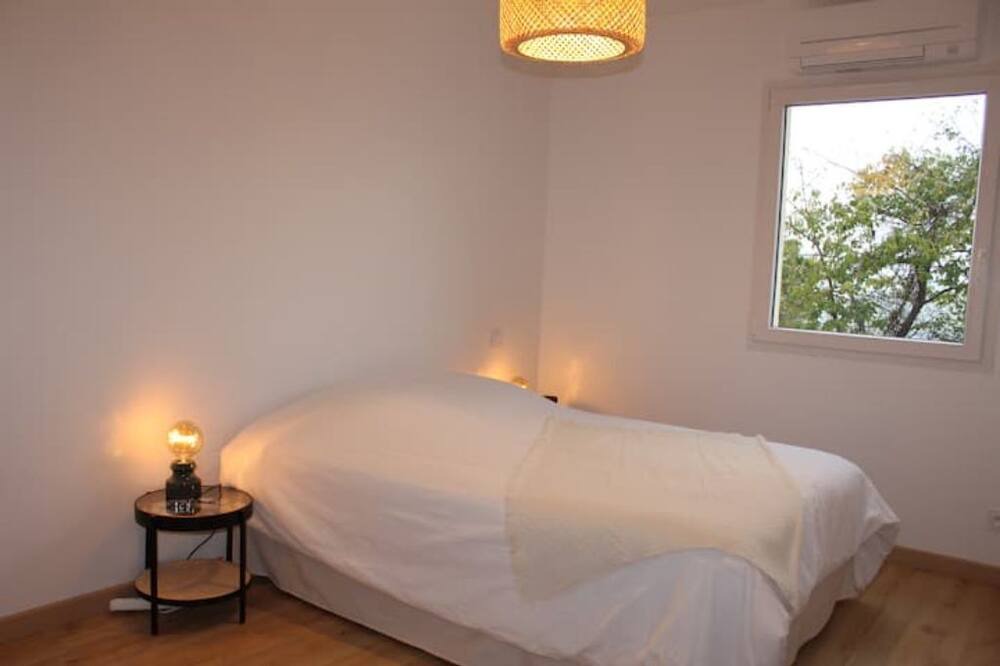 Photo of Bedroom in Saint-Barthelemy-le-Plain
