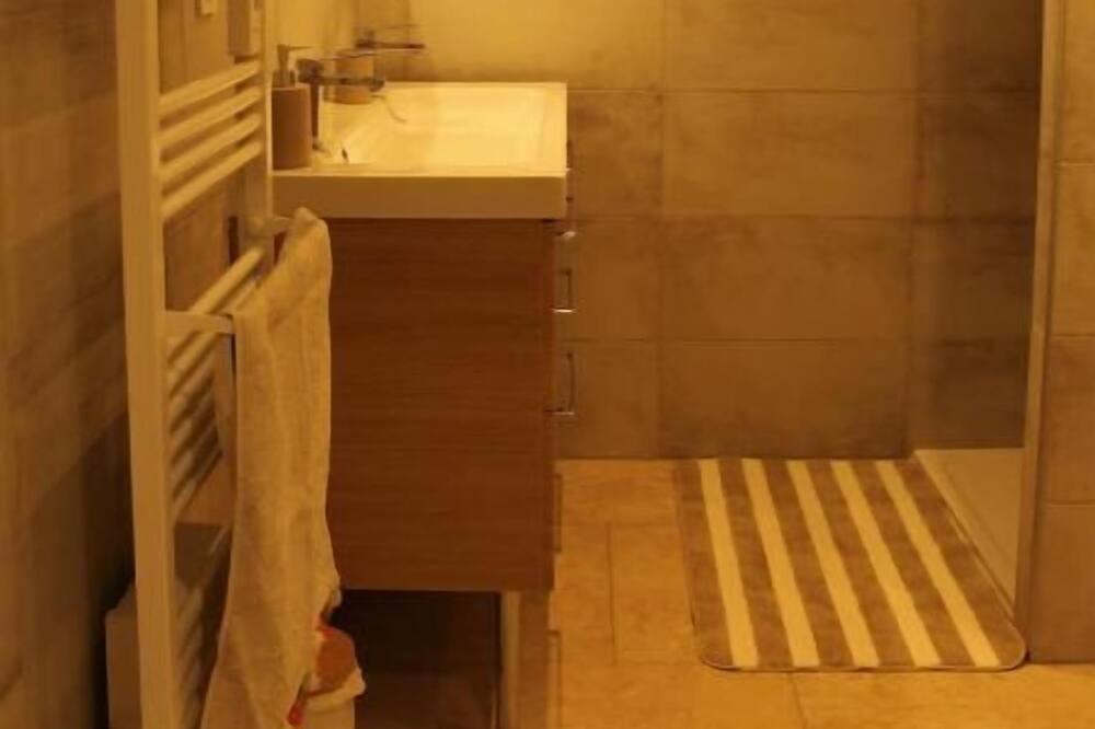 Photo of Bathroom in Saint-Barthelemy-le-Plain
