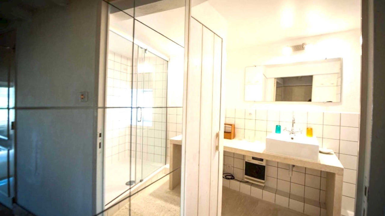 Photo of Bathroom in Valaurie