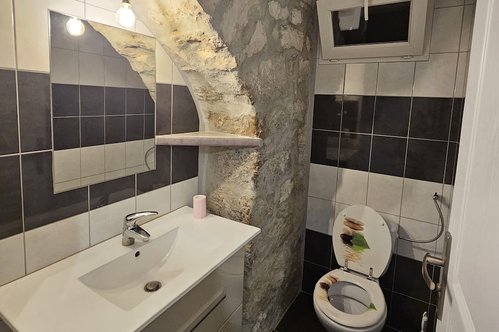 Photo of Bathroom in Orgelet