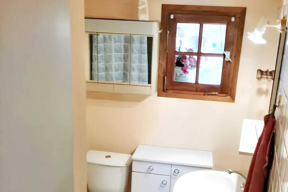 Photo of Bathroom in Mesnay