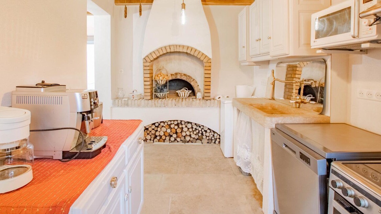 Photo of Kitchen in Saunieres