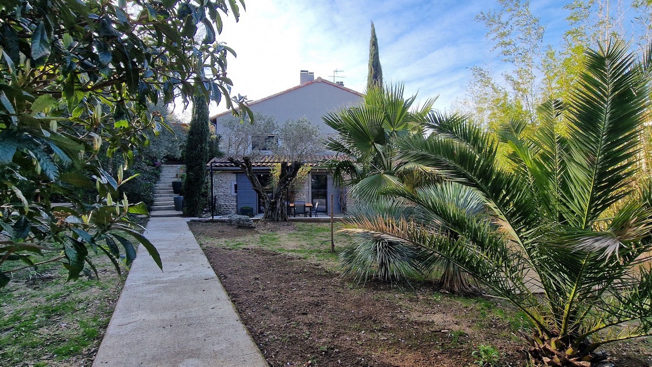 Photo of Outdoor in Chateauneuf-du-Rhone