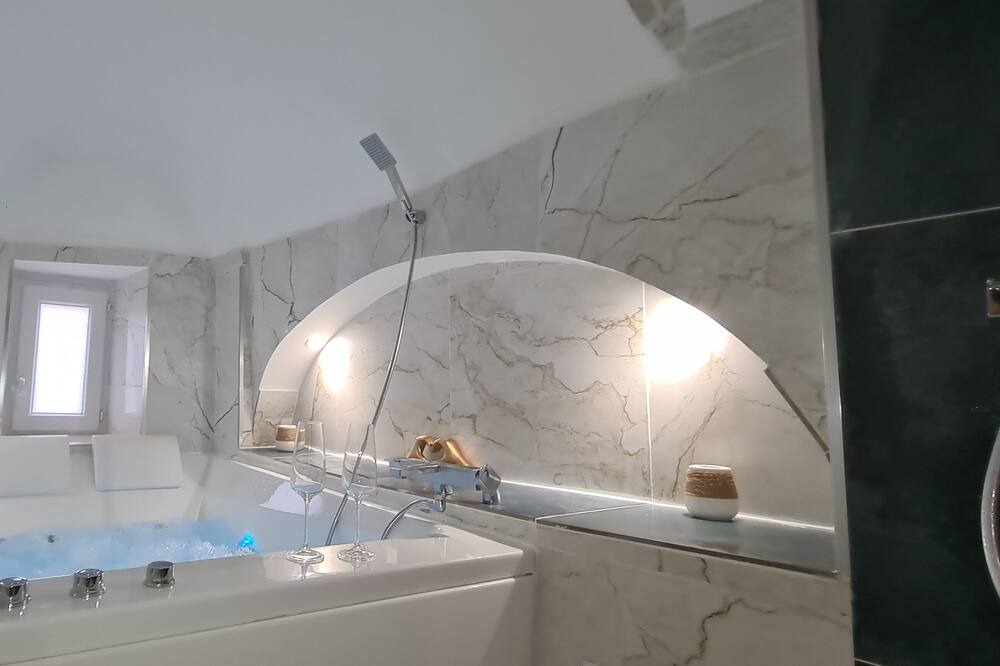 Photo of Bathroom in Teilhard