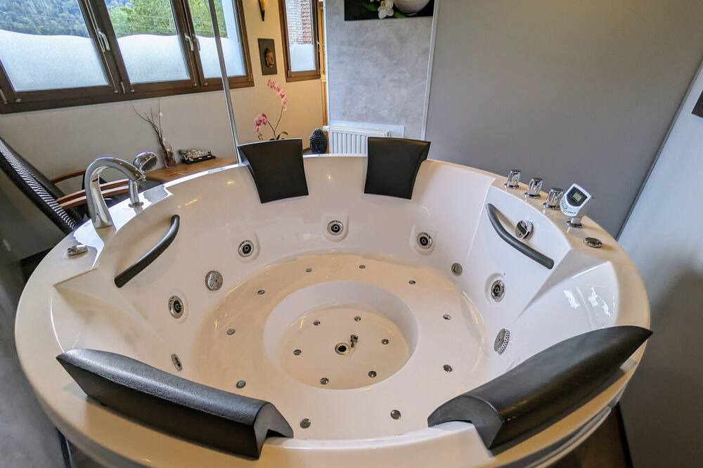 Photo of Bathroom in Ferdrupt
