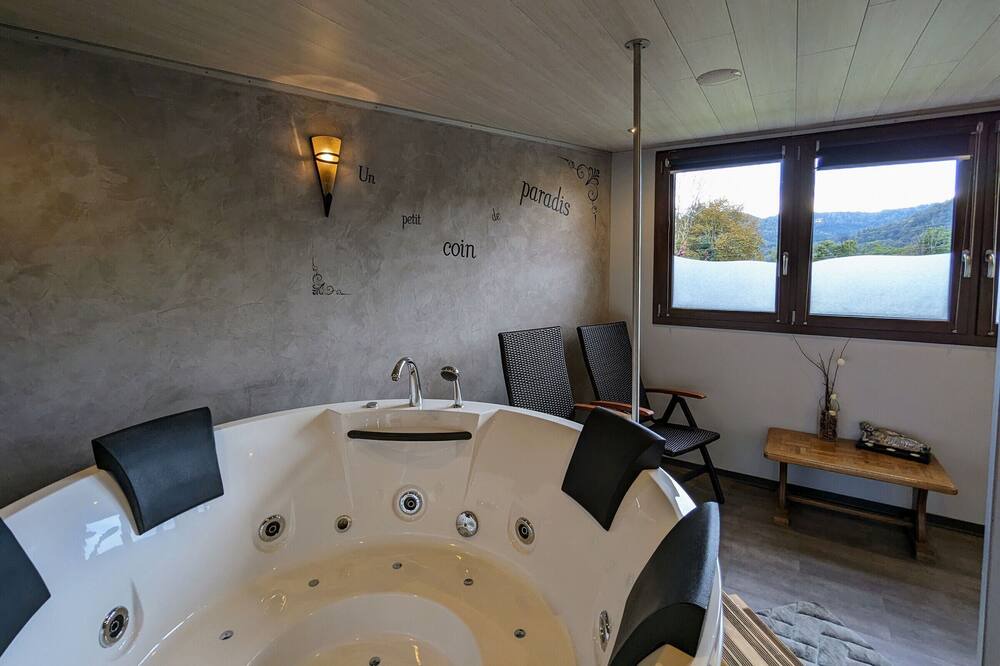 Photo of Bathroom in Ferdrupt
