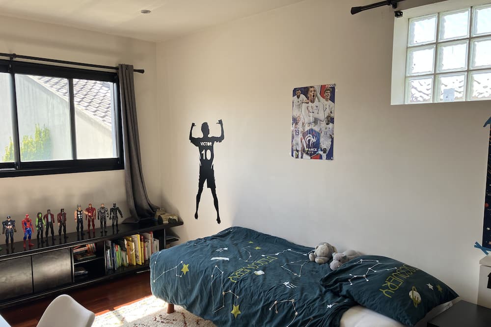 Photo of Bedroom in Palaiseau