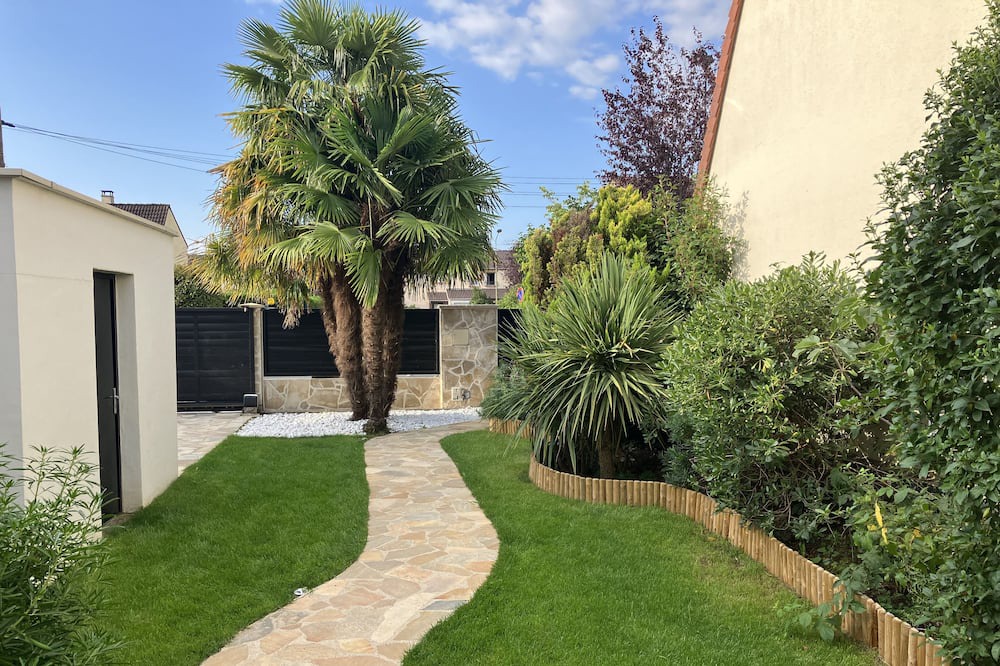 Photo of Outdoor in Palaiseau