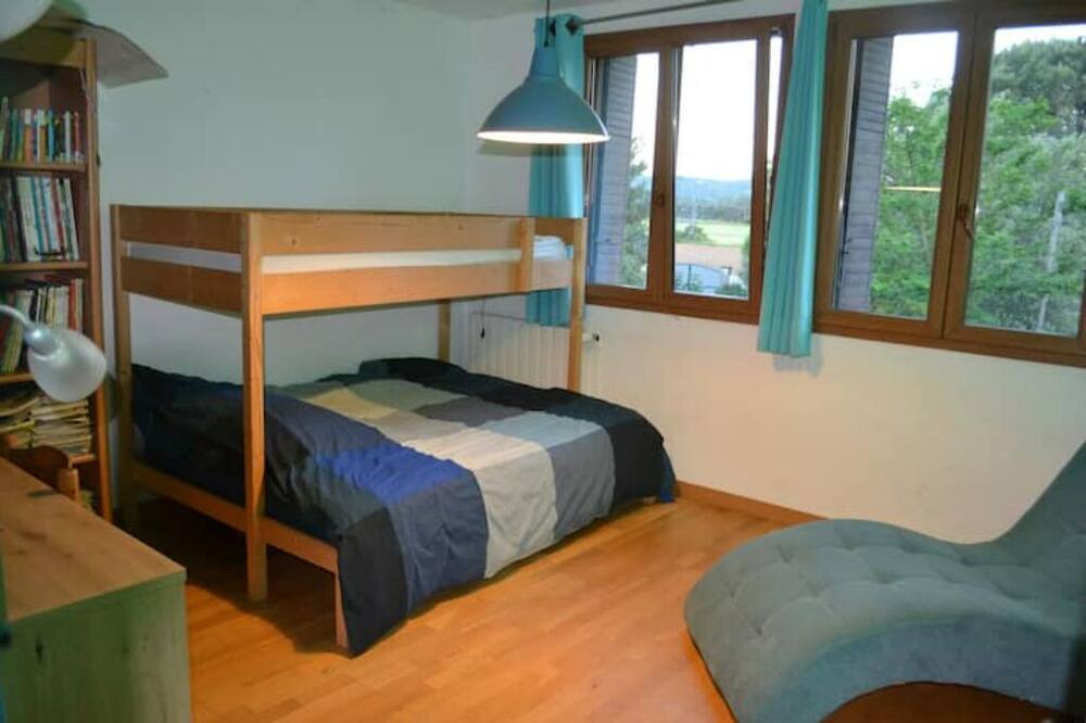 Photo of Bedroom in Chateauneuf-du-Rhone