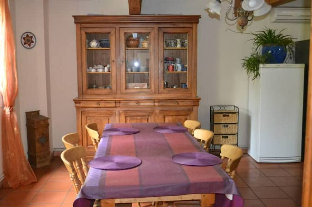 Photo of Bedroom in Chateauneuf-du-Rhone