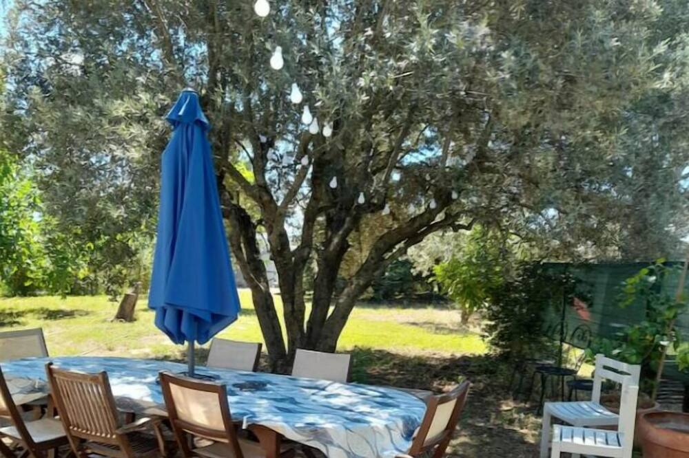 Photo of Outdoor in Chateauneuf-du-Rhone