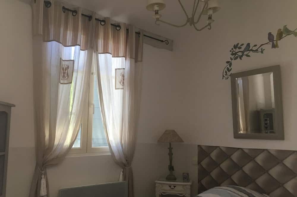 Photo of Bedroom in Saint-Pierre-de-Vassols
