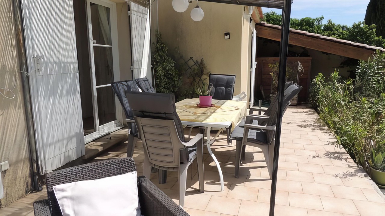 Photo of Patio Balcony in Saint-Maurice-sur-Eygues