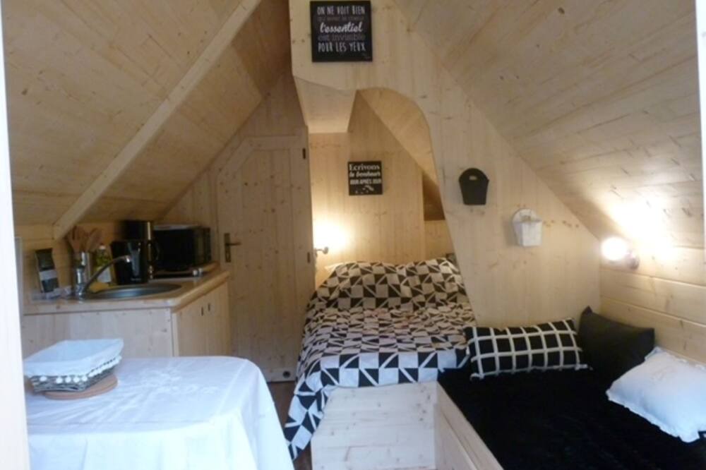 Photo of Bedroom in Luthenay-Uxeloup