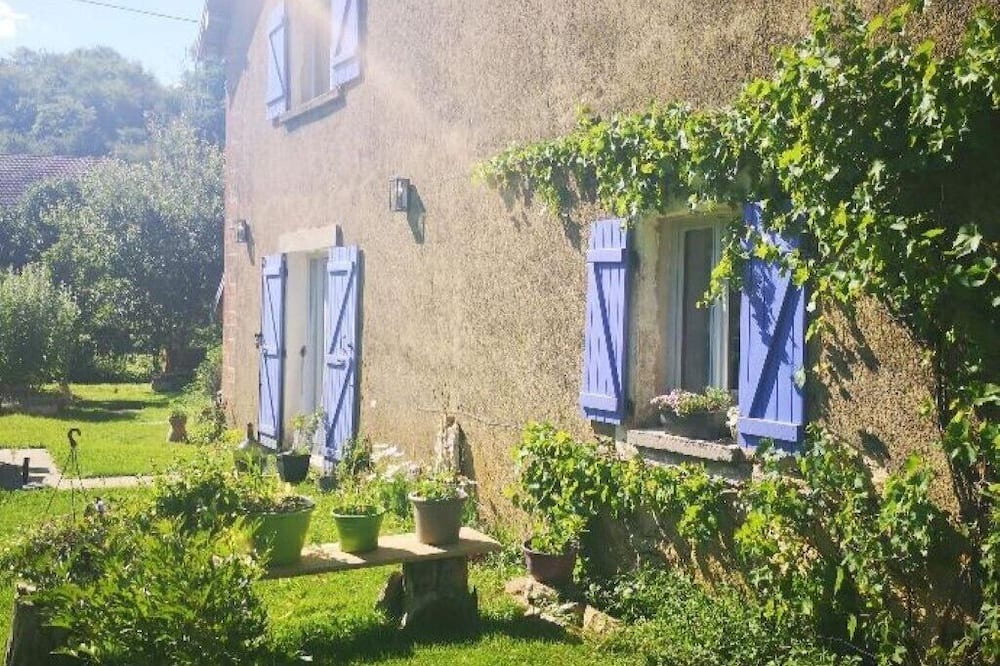 Photo of Outdoor in Baignes