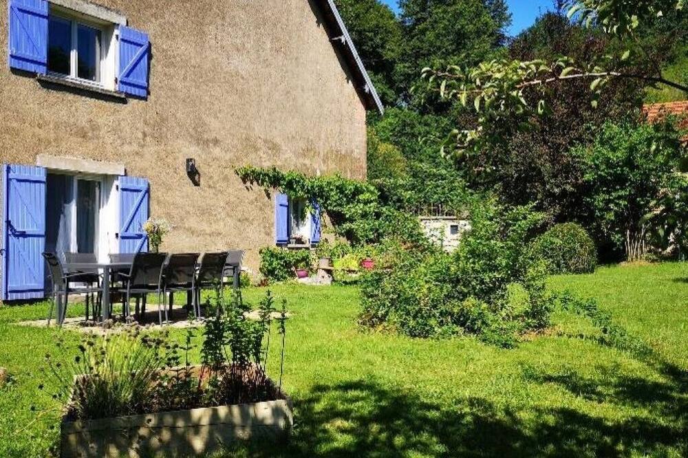 Photo of Outdoor in Baignes