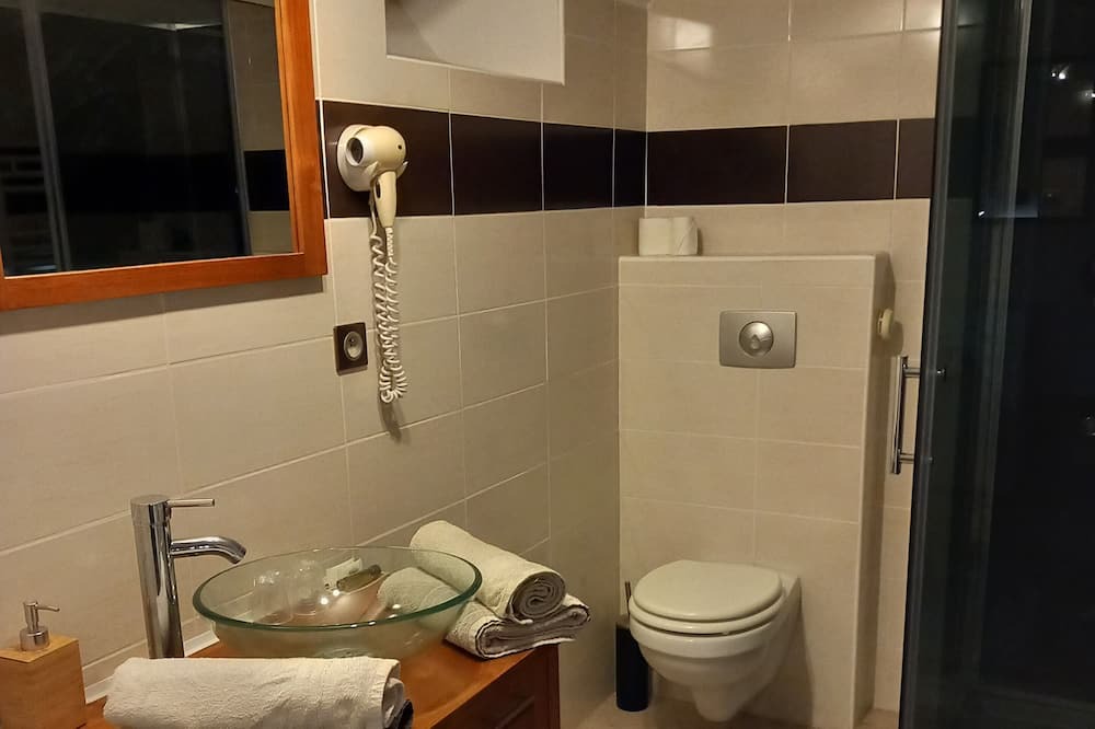 Photo of Bathroom in Courlaoux