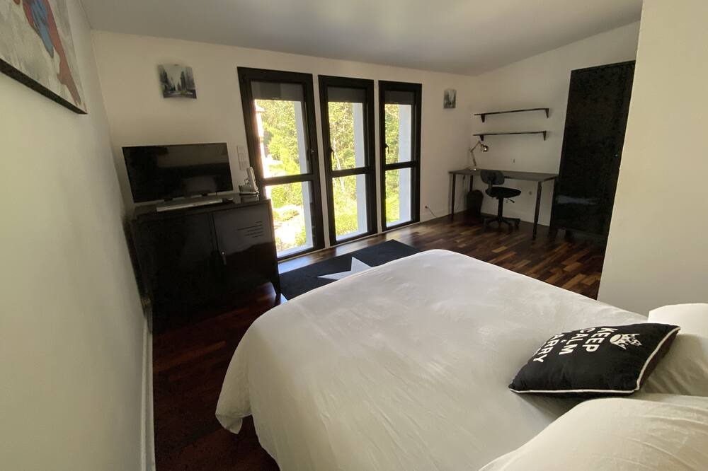 Photo of Bedroom in Palaiseau