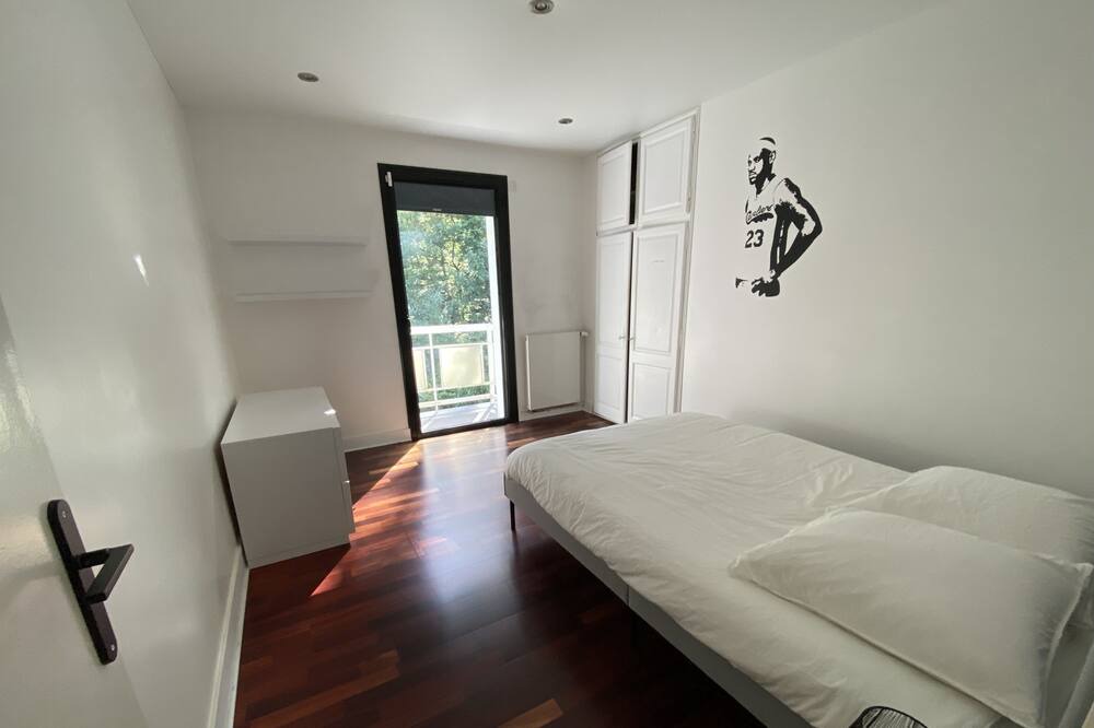 Photo of Bedroom in Palaiseau
