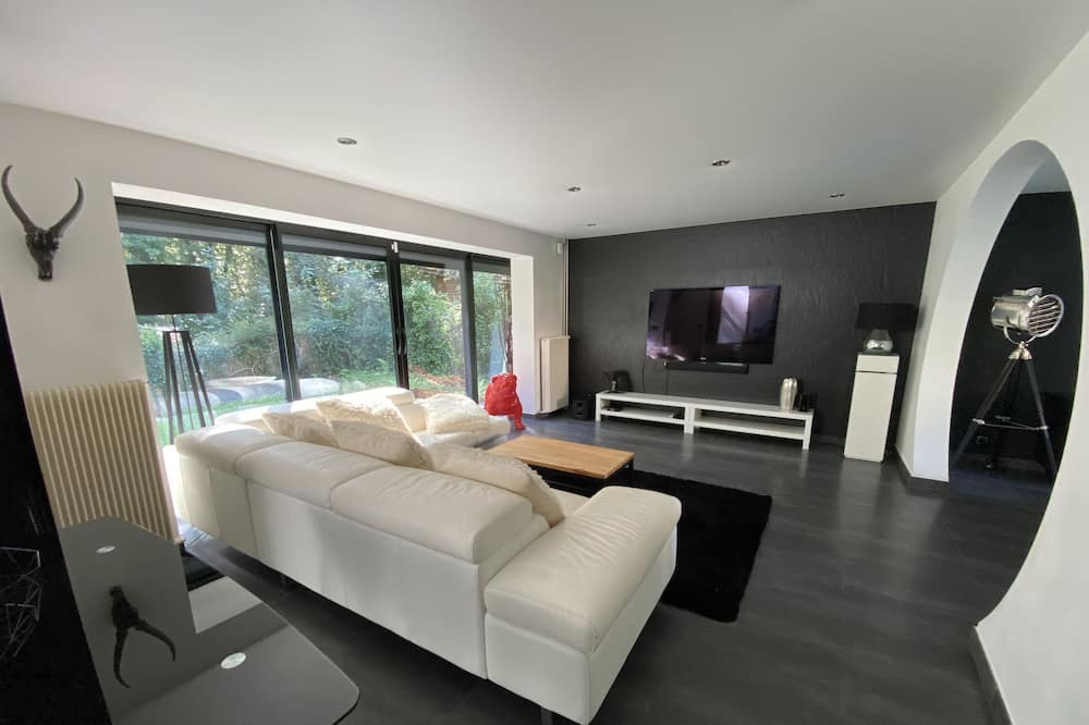 Photo of Livingroom in Palaiseau