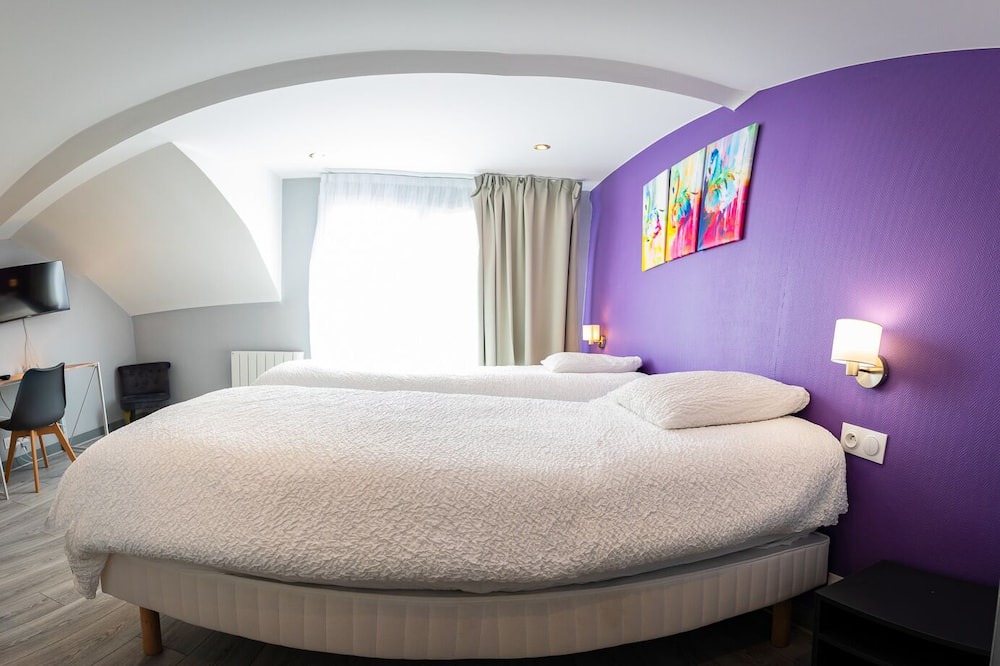 Photo of Bedroom in Villeneuve-le-Roi