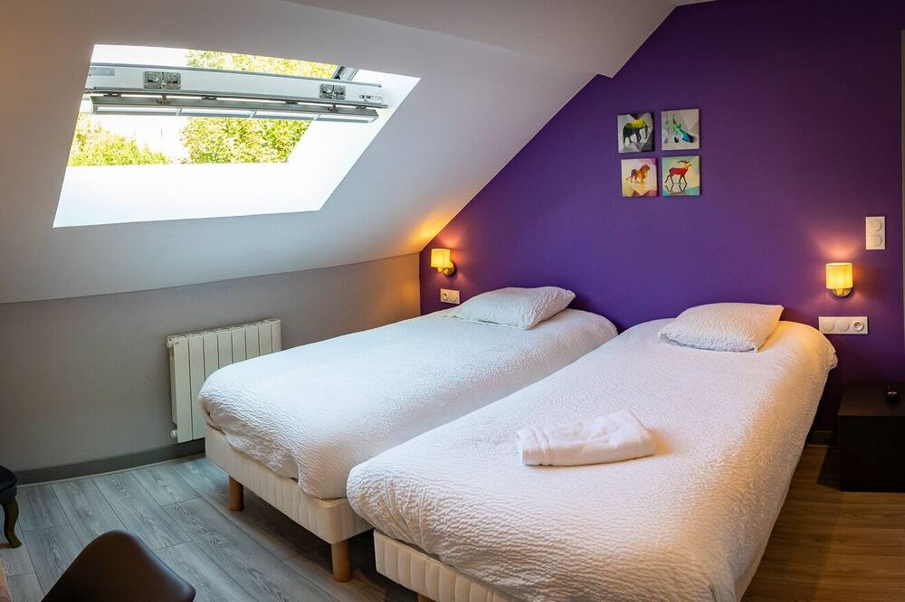 Photo of Bedroom in Villeneuve-le-Roi