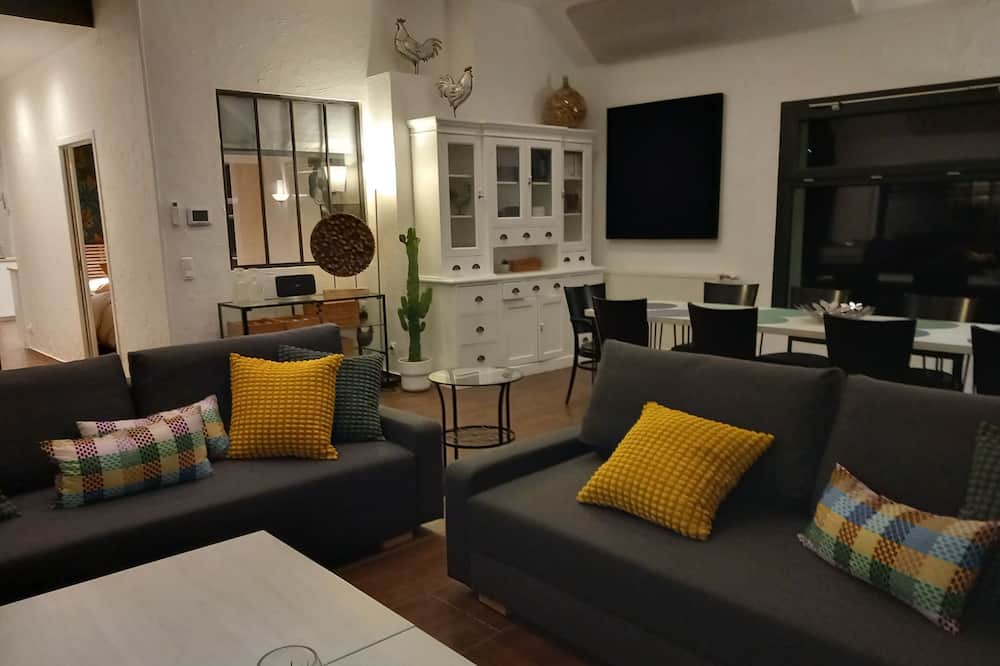 Photo of Livingroom in Courlaoux