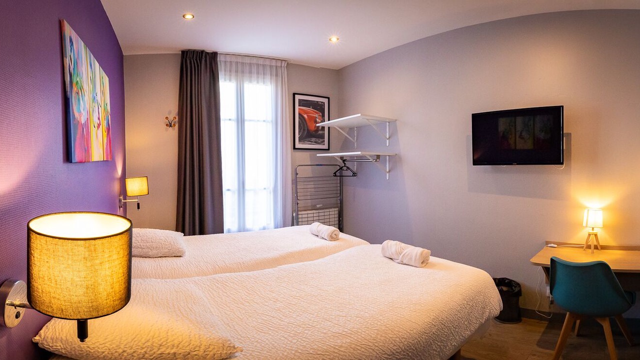 Photo of Bedroom in Villeneuve-le-Roi