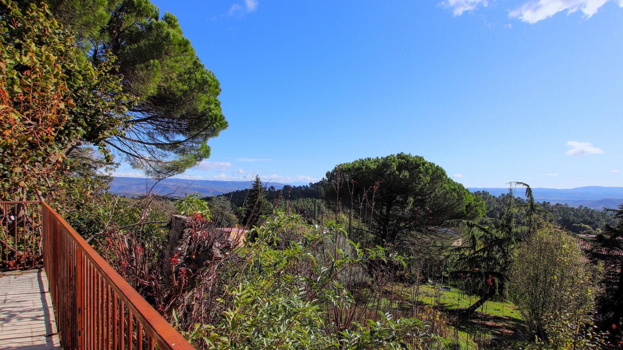 Photo of Outdoor in Mercuer
