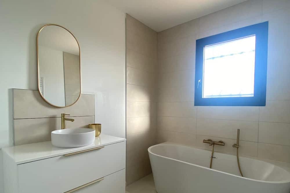 Photo of Bathroom in Mauves