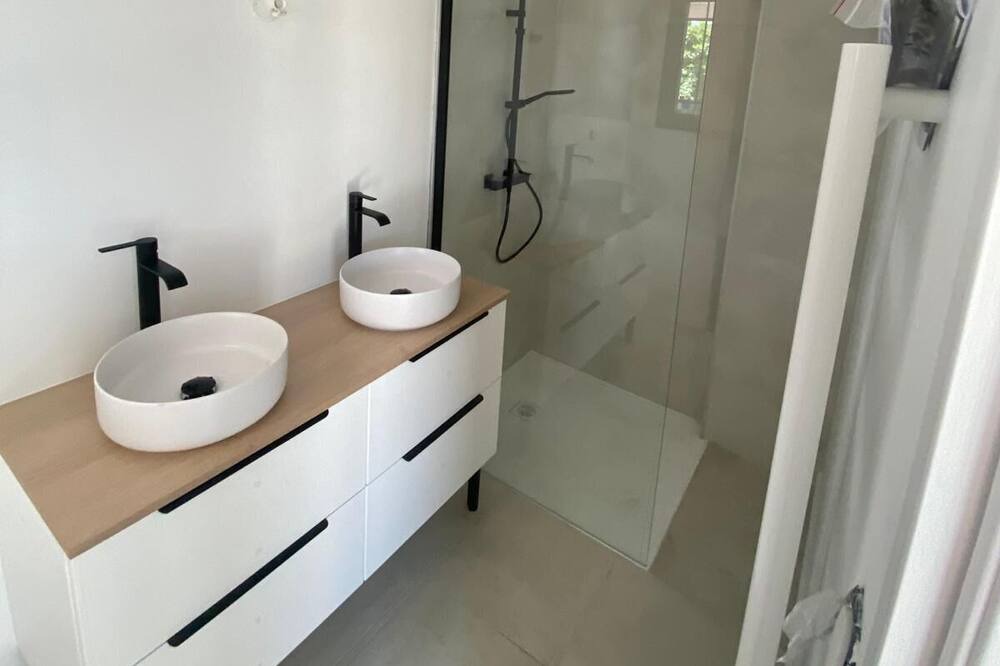 Photo of Bathroom in Mauves