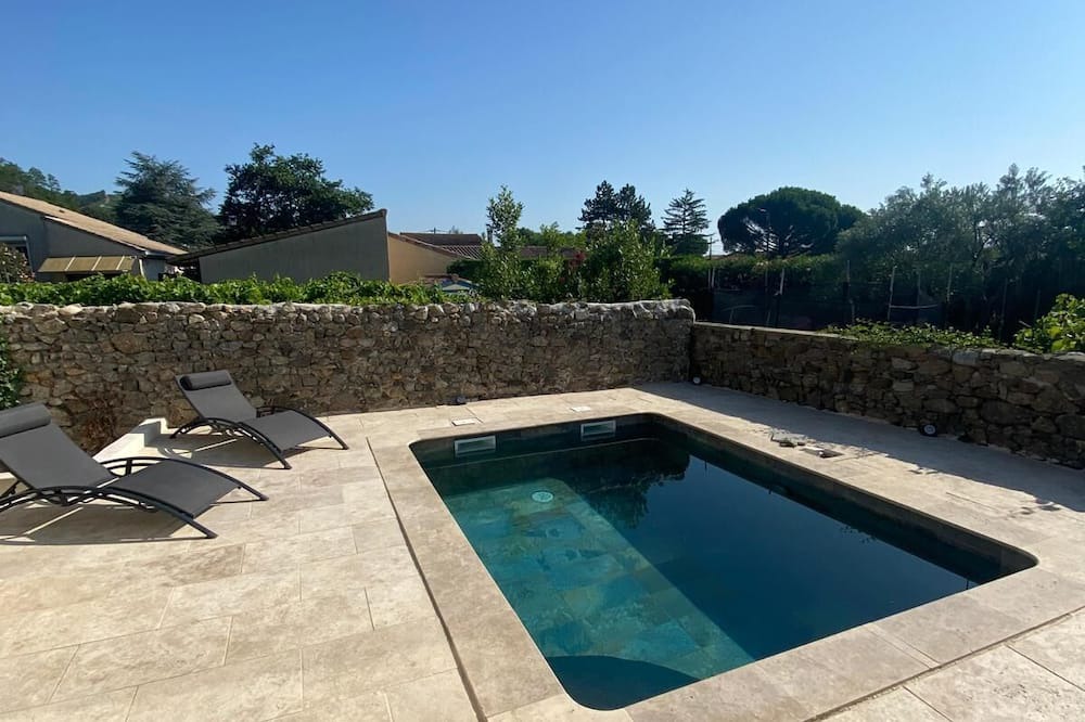 Photo of Outdoor in Mauves