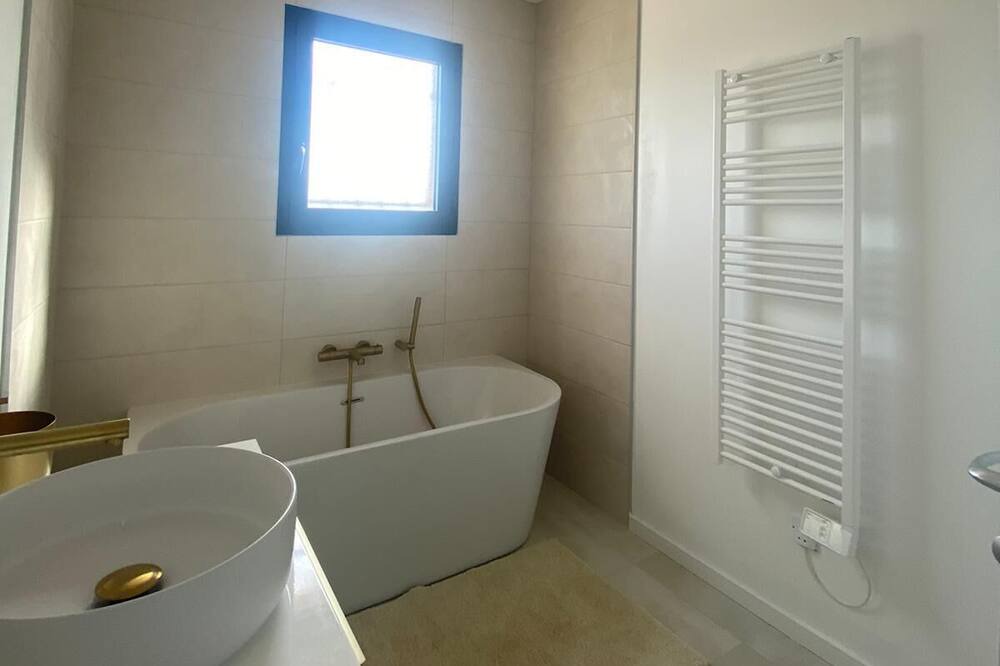 Photo of Bathroom in Mauves