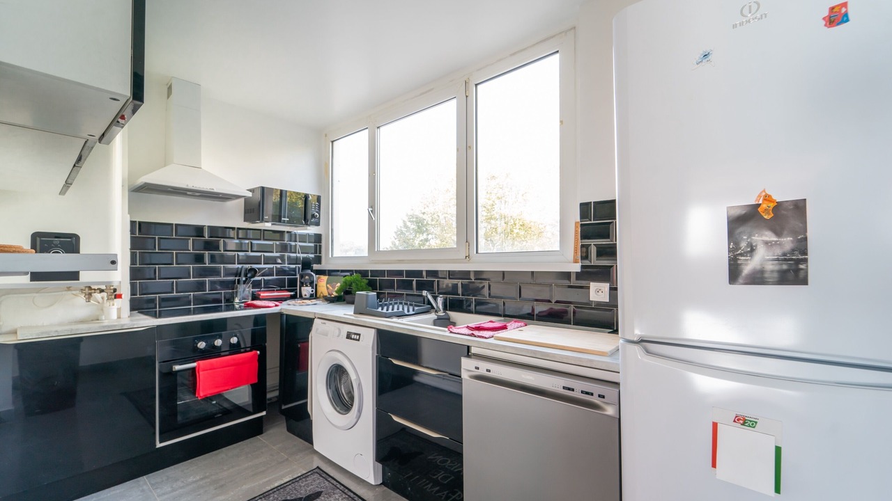 Photo of Kitchen in L'Hay-les-Roses