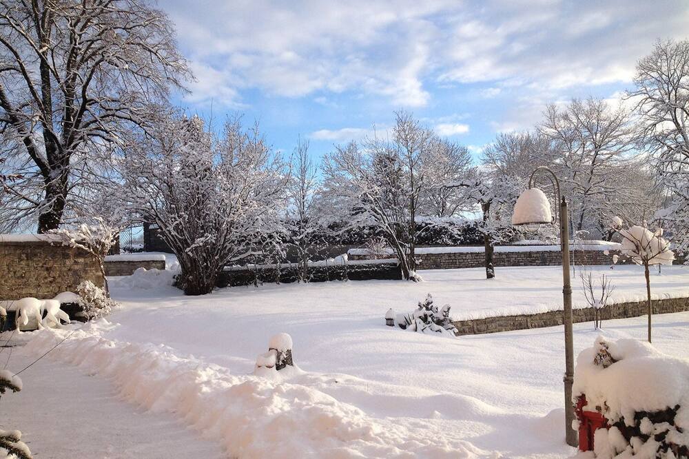 Photo of Outdoor in Besain