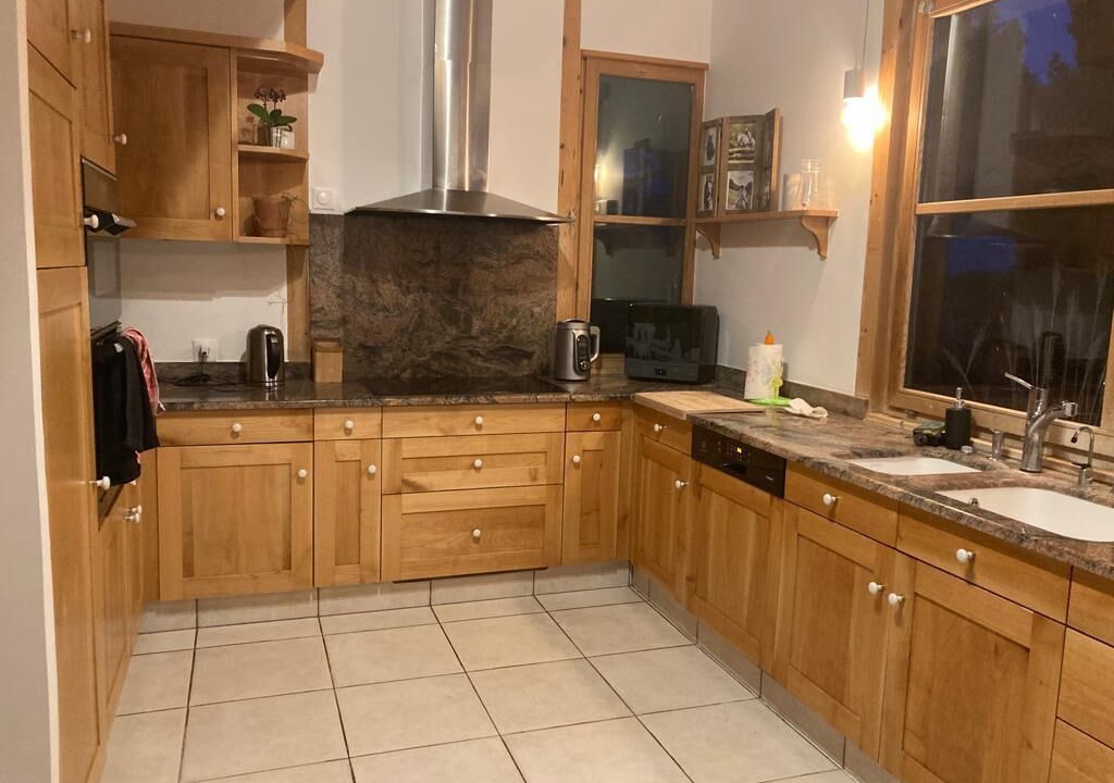 Photo of Kitchen in Cranves-Sales