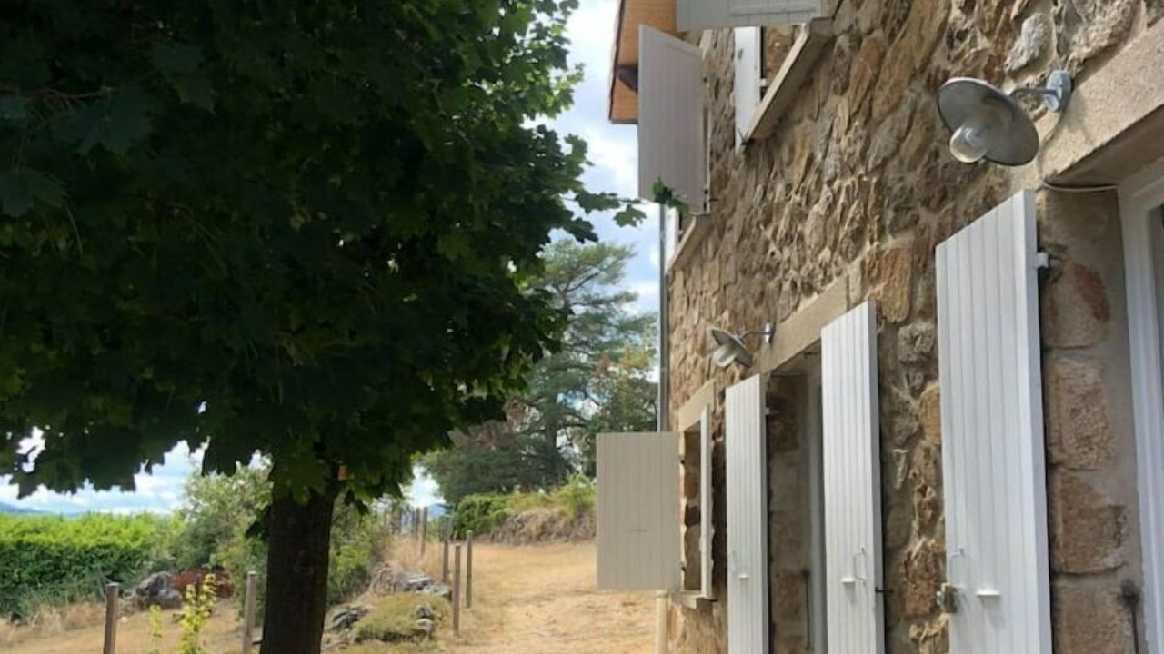 Photo of Patio Balcony in Colombier-le-Vieux