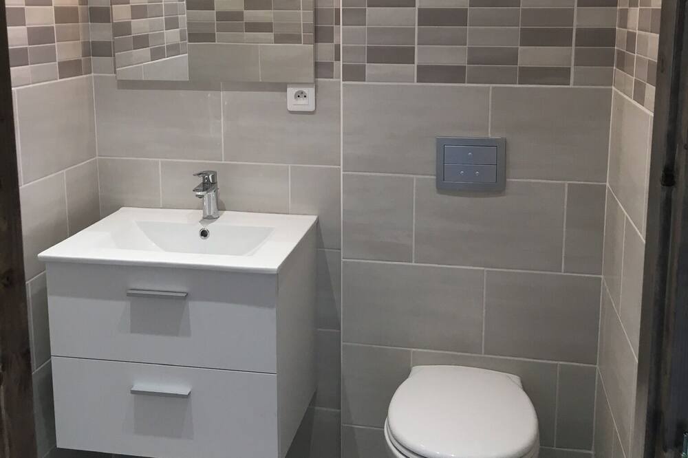 Photo of Bathroom in Donzere