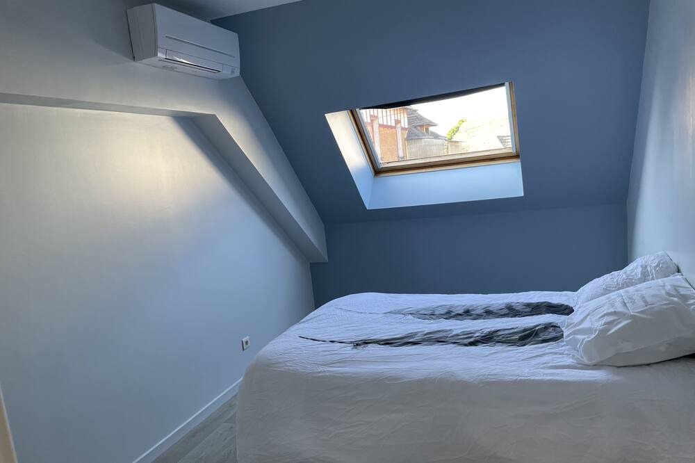 Photo of Bedroom in Diou