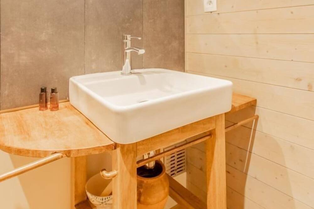 Photo of Bathroom in Blanot