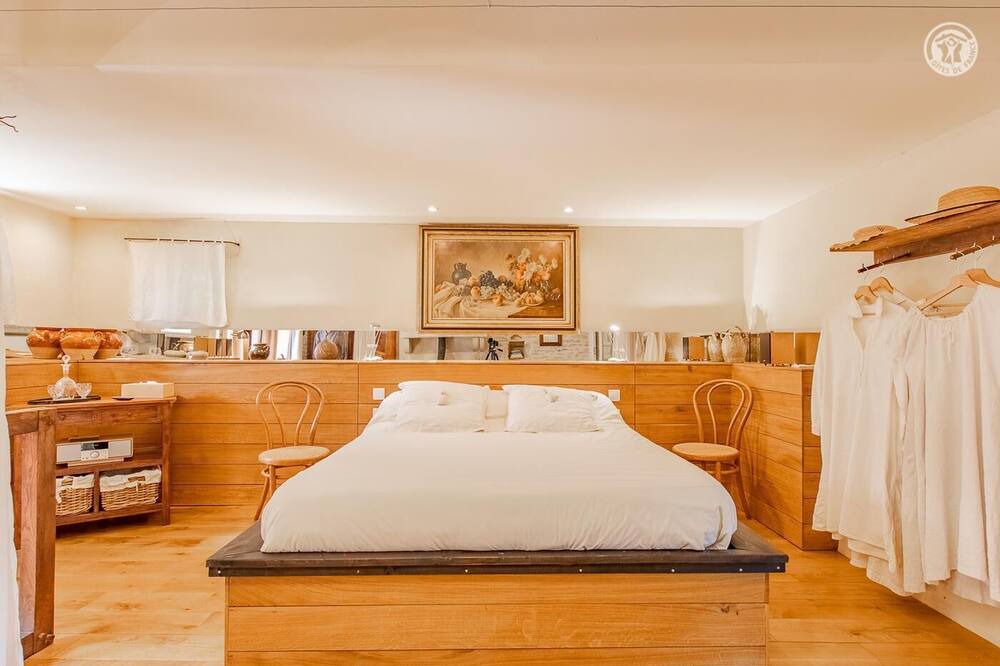 Photo of Bedroom in Blanot