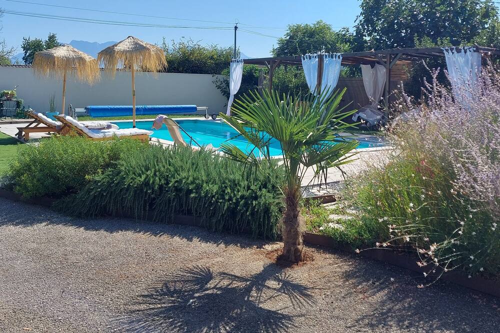 Photo of Outdoor in Rives