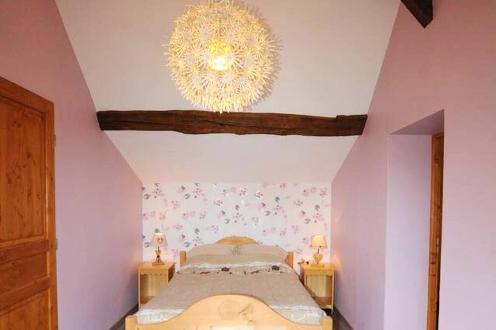 Photo of Bedroom in Avrilly