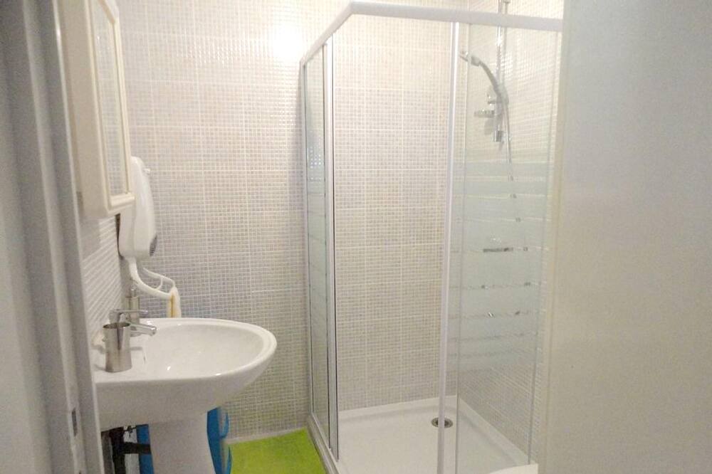 Photo of Bathroom in Plumont