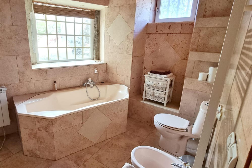 Photo of Bathroom in Chomerac