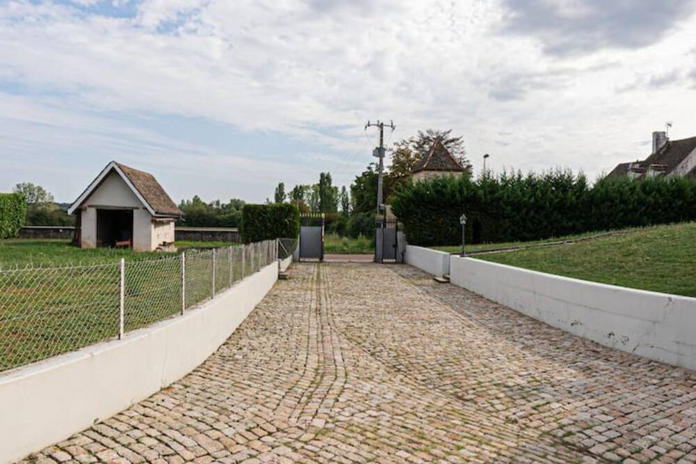 Photo of Outdoor in Saint-Loup-Geanges
