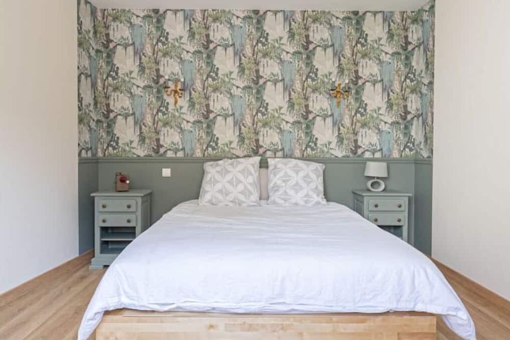 Photo of Bedroom in Saint-Loup-Geanges