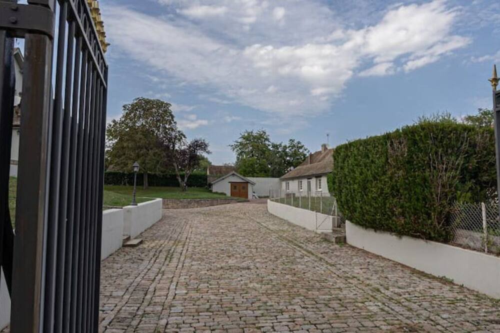 Photo of Outdoor in Saint-Loup-Geanges