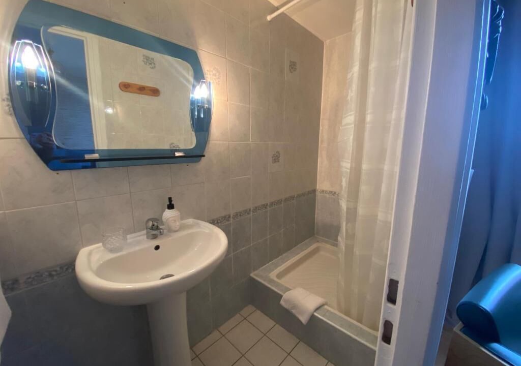 Photo of Bathroom in Gueugnon