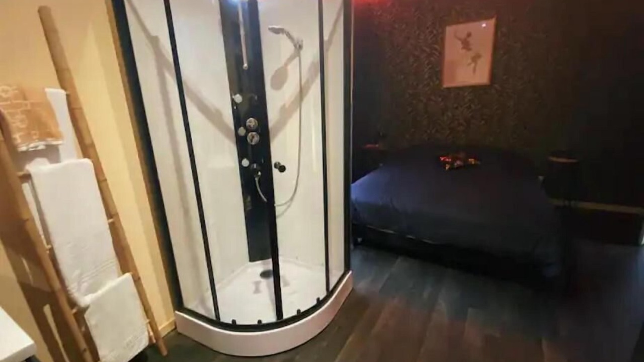 Photo of Bathroom in Gueugnon